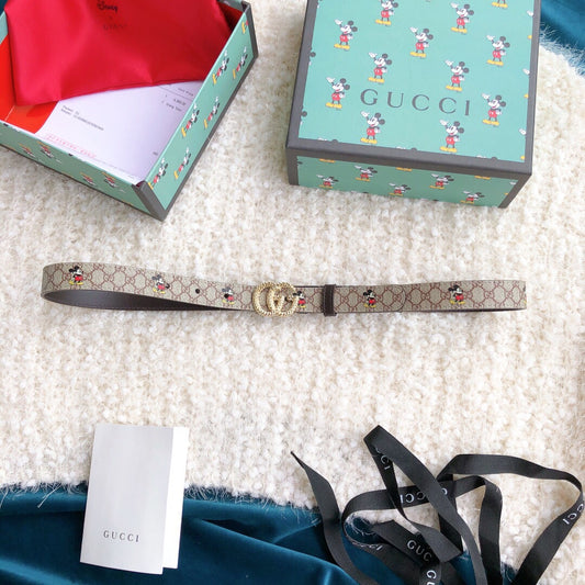 Cinta Gucci Disney