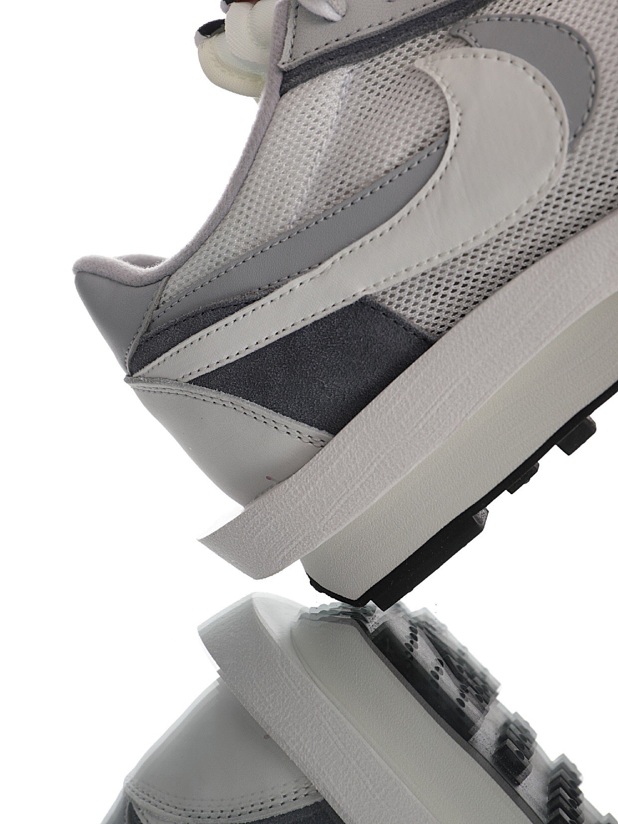 Nike LD Waffle sacai Summit White