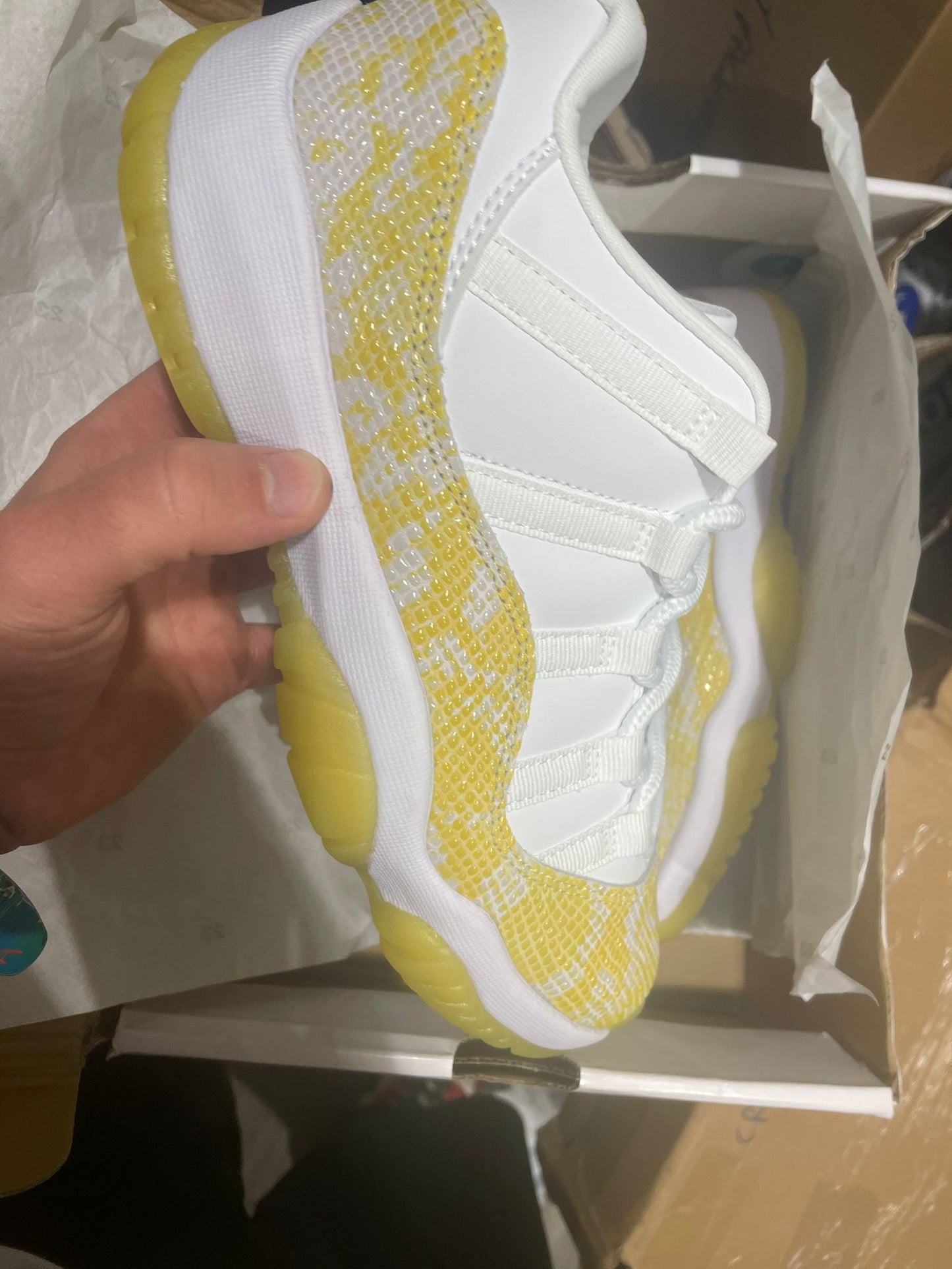 Air Jordan 11 Retro Yellow Taglia 41