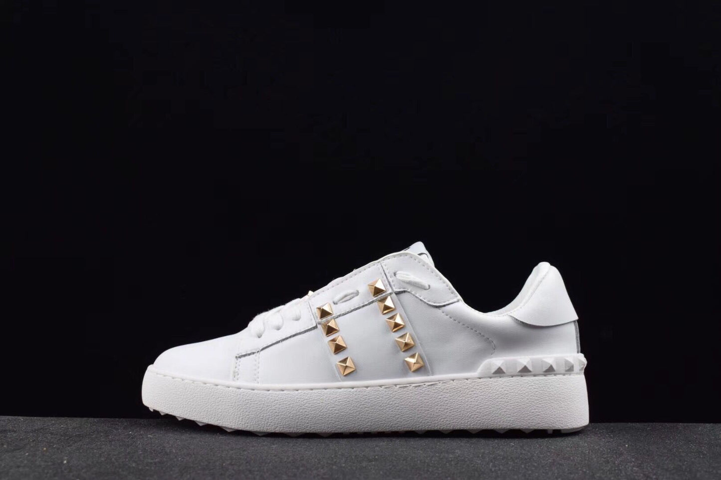 Valentino Bianche Rockstud