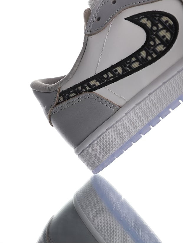 Air jordan low X Dior