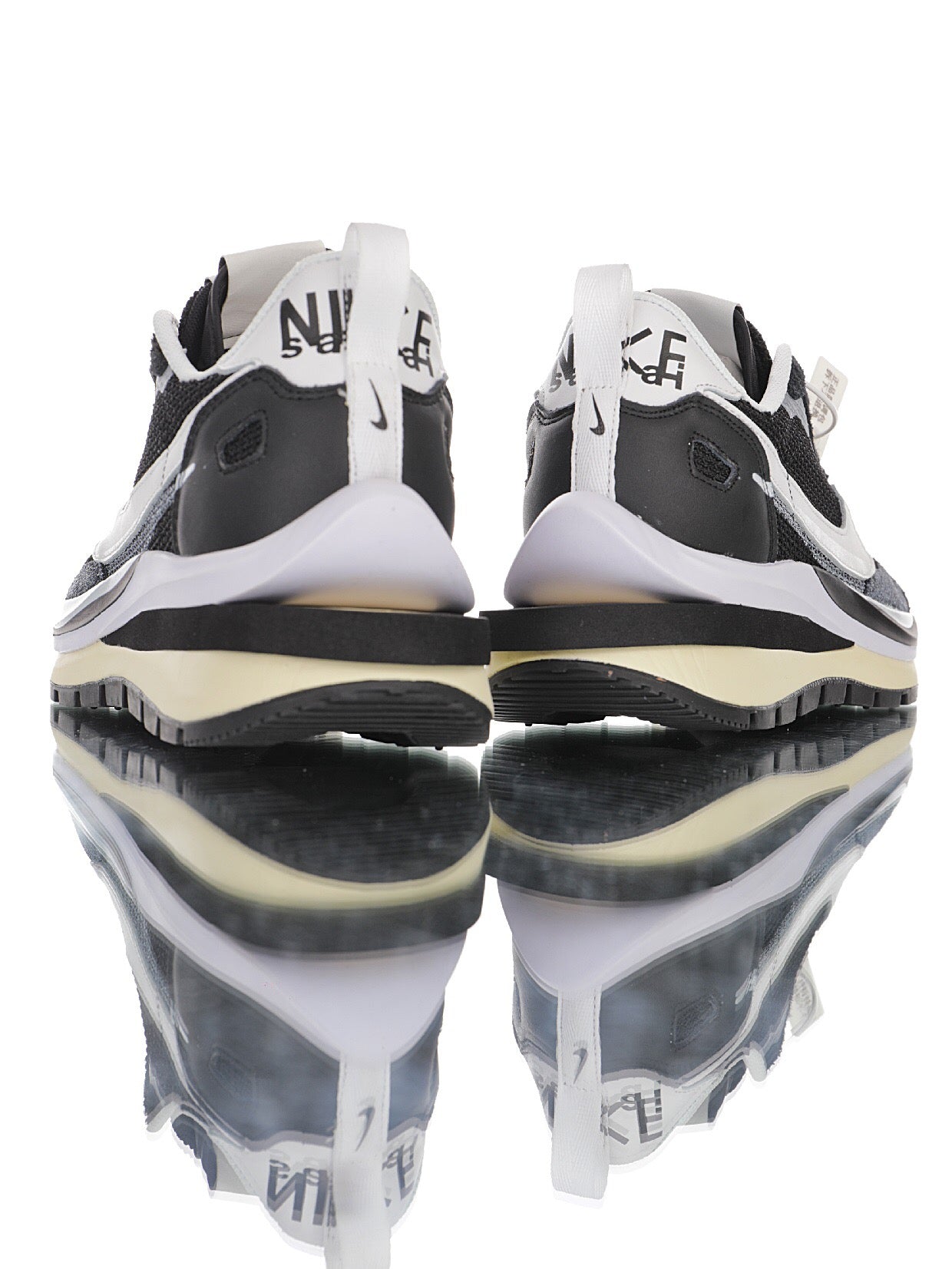 Nike sacai Vaporwaffle Black and White