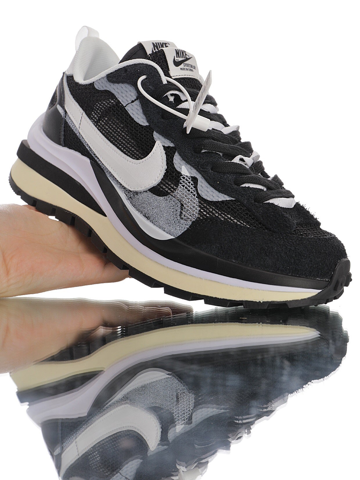 Nike sacai Vaporwaffle Black and White