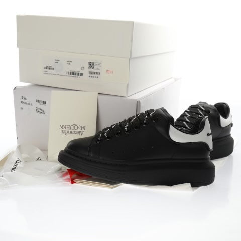 Alexander McQueen Black&White Costum