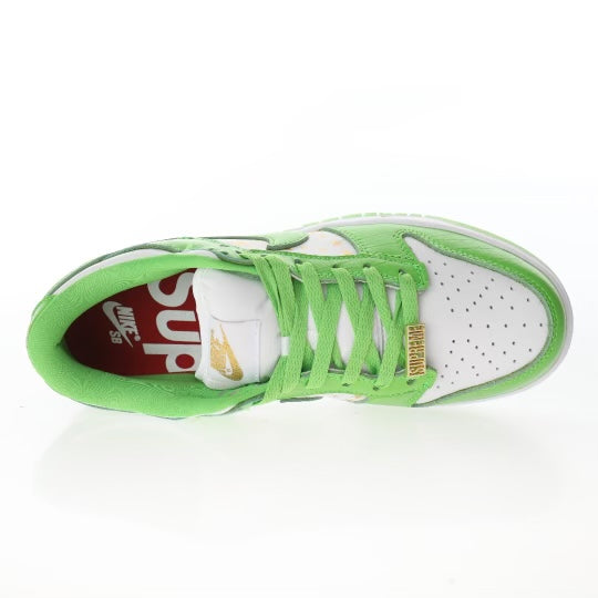 Nike SB Dunk Low Supreme Stars Mean Green
