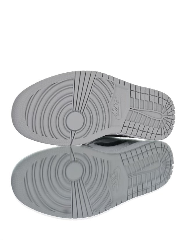 Air Jordan 1 Mid Light Smoke Grey