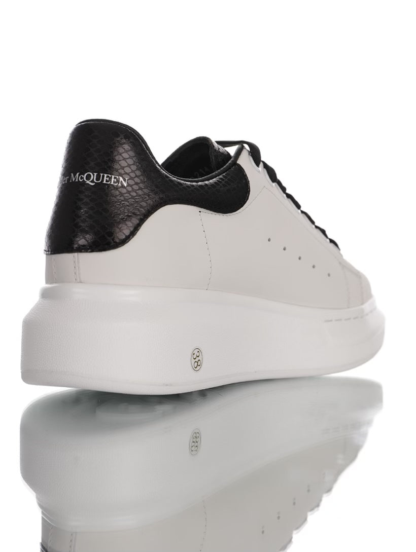 Alexander McQueen White&Black Costum