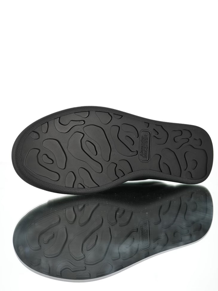 Alexander McQueen Total Black