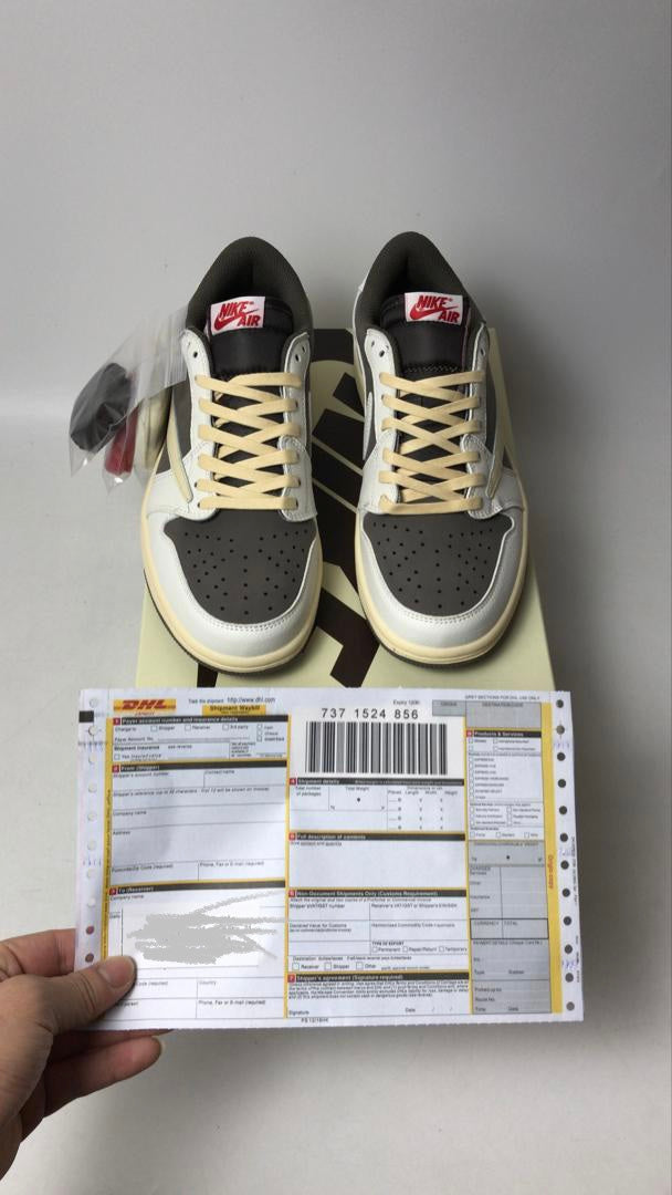 Air Jordan 1 Retro Low OG SP Travis Scott Reverse Mocha