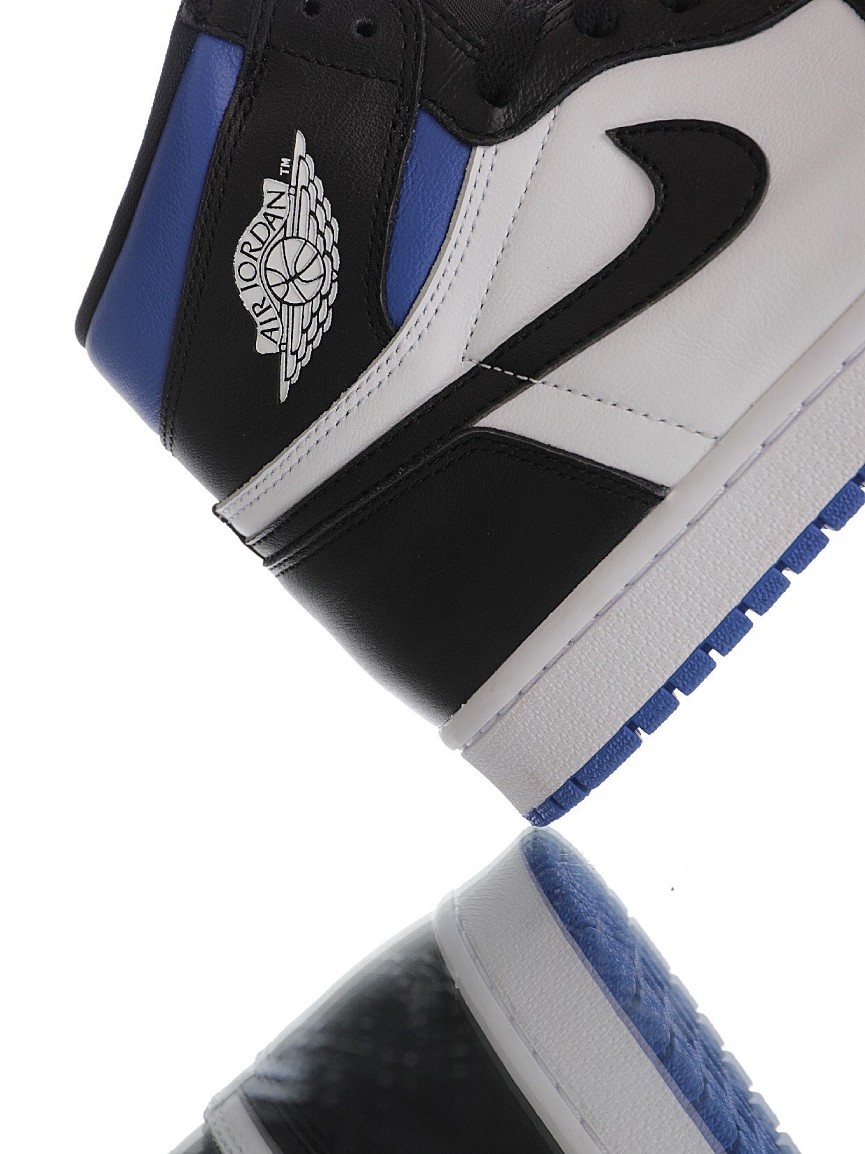Air Jordan 1 Retro High Royal Toe