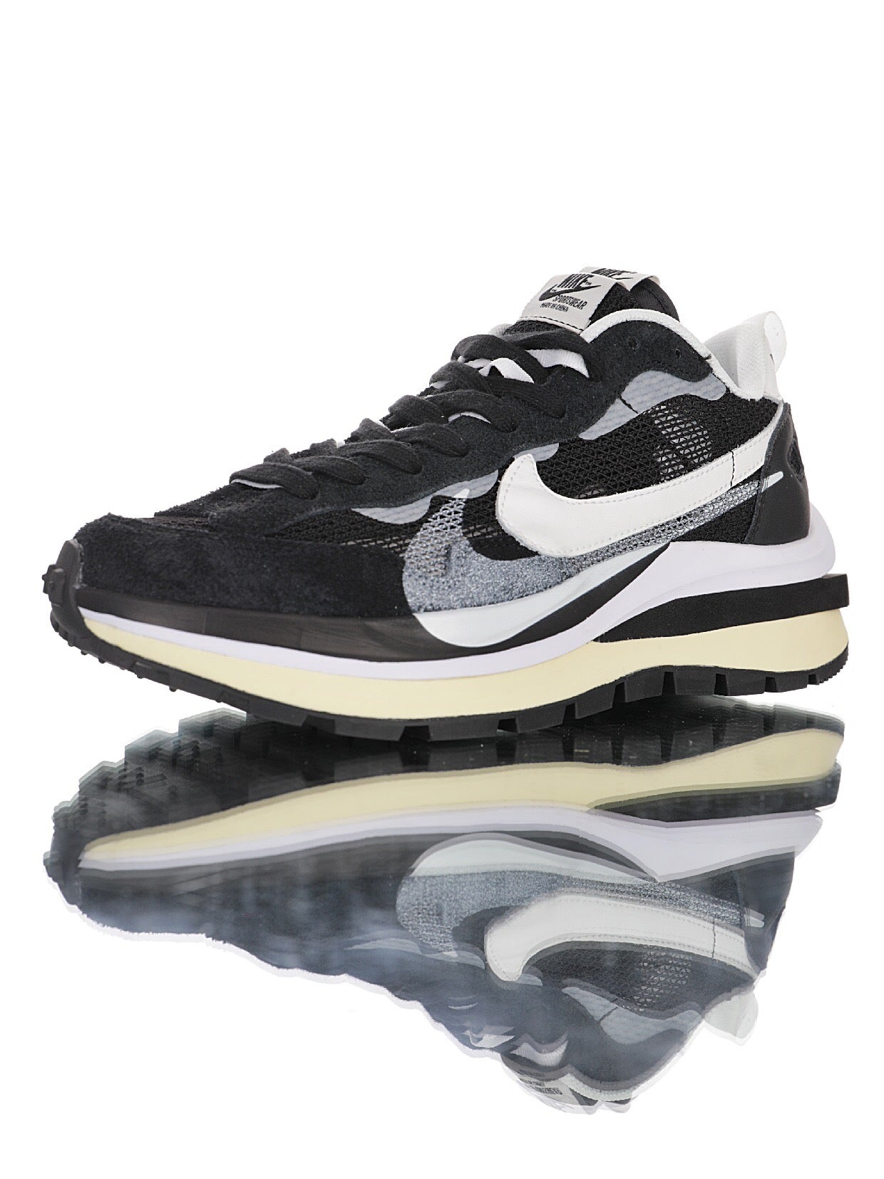 Nike sacai Vaporwaffle Black and White