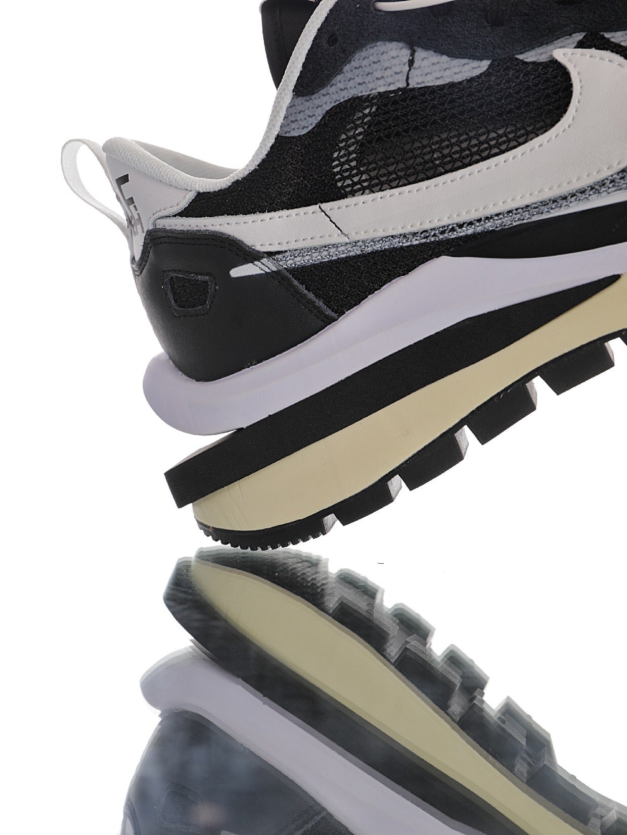 Nike sacai Vaporwaffle Black and White