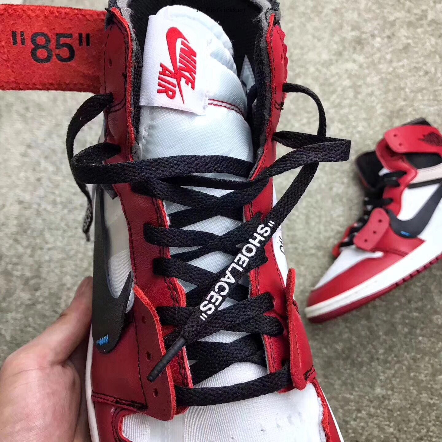 Air Jordan 1 Retro High Off-White Chicago