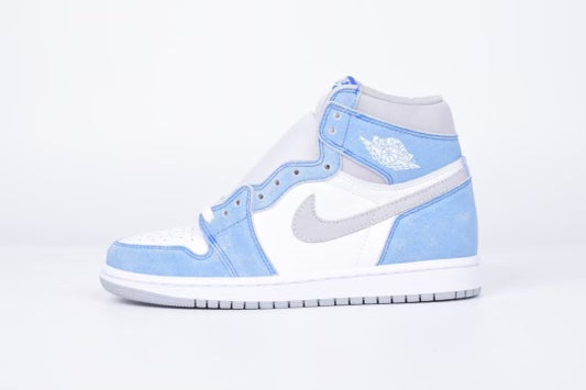 Air Jordan 1 Retro High OG Hyper Royal
