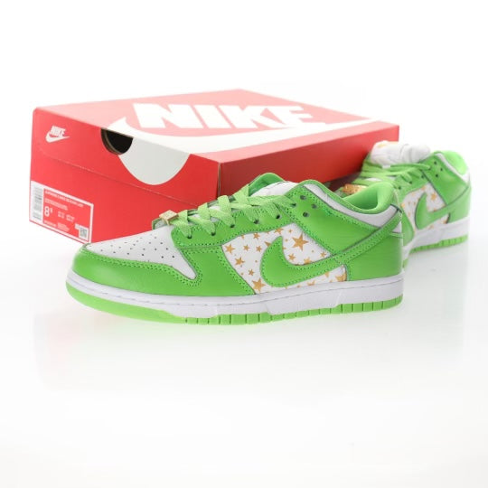 Nike SB Dunk Low Supreme Stars Mean Green
