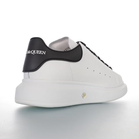 Alexander McQueen White&Black Costum