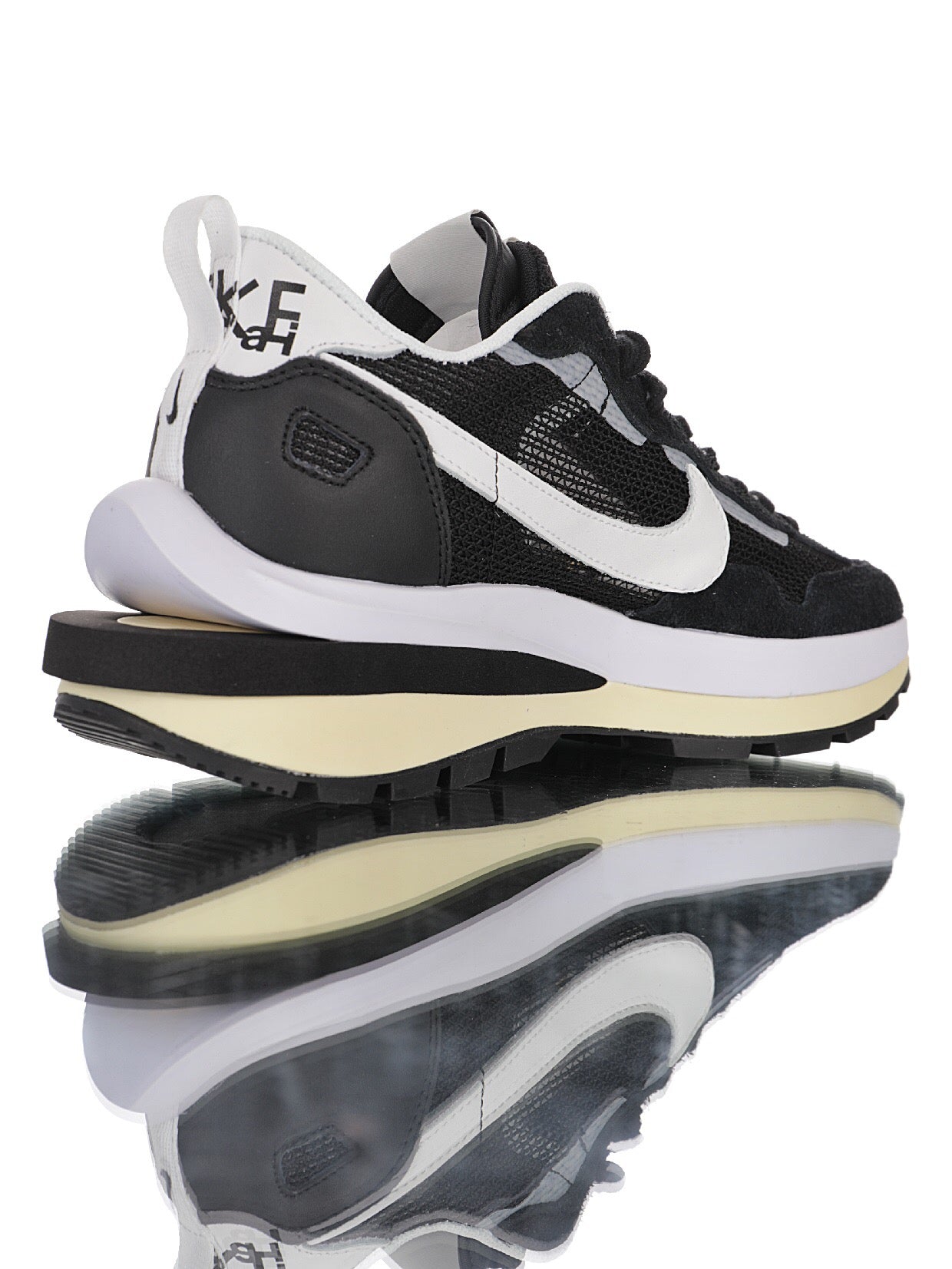 Nike sacai Vaporwaffle Black and White