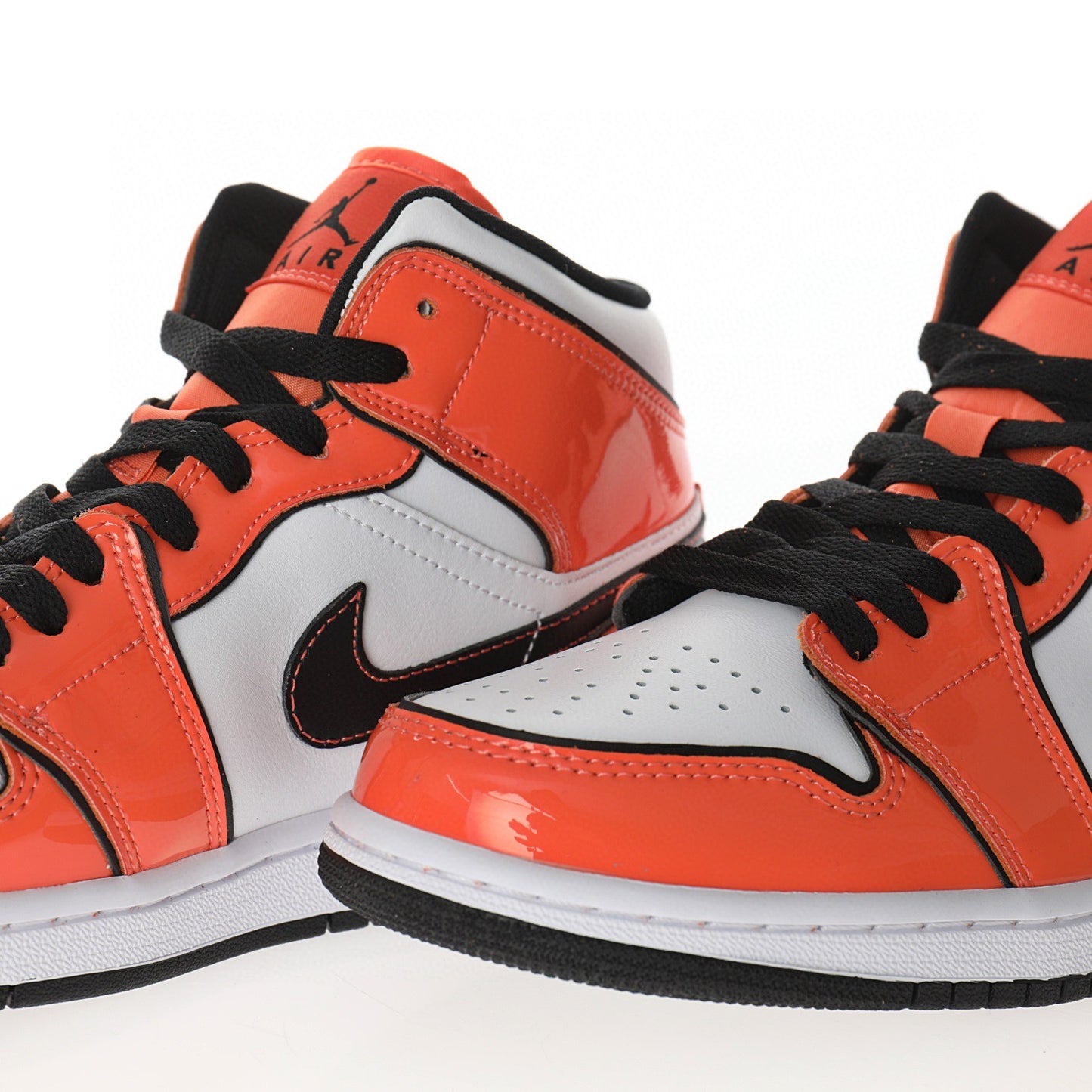 Air Jordan 1 Mid SE Turf Orange