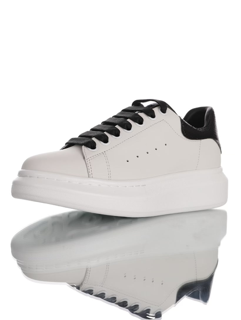 Alexander McQueen White&Black Costum