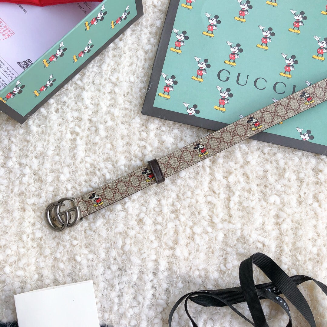 Cinta Gucci Disney