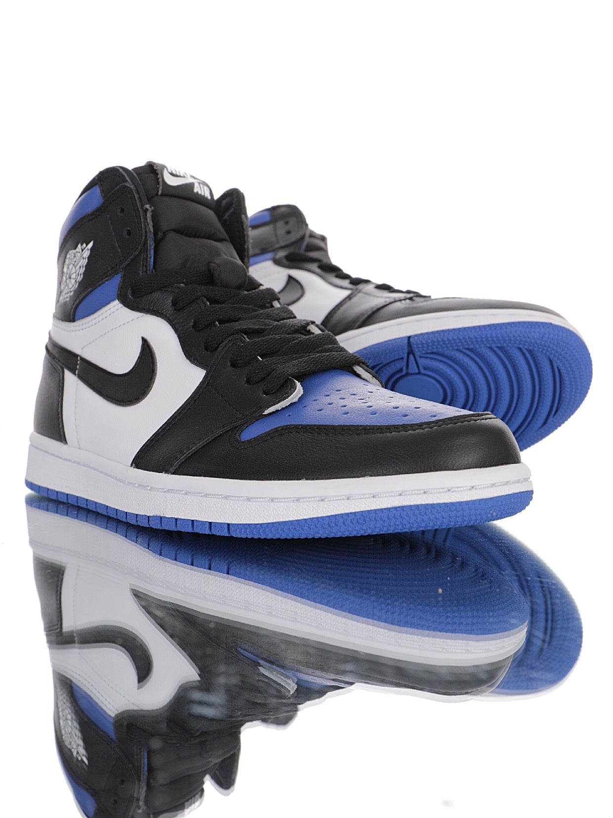 Air Jordan 1 Retro High Royal Toe