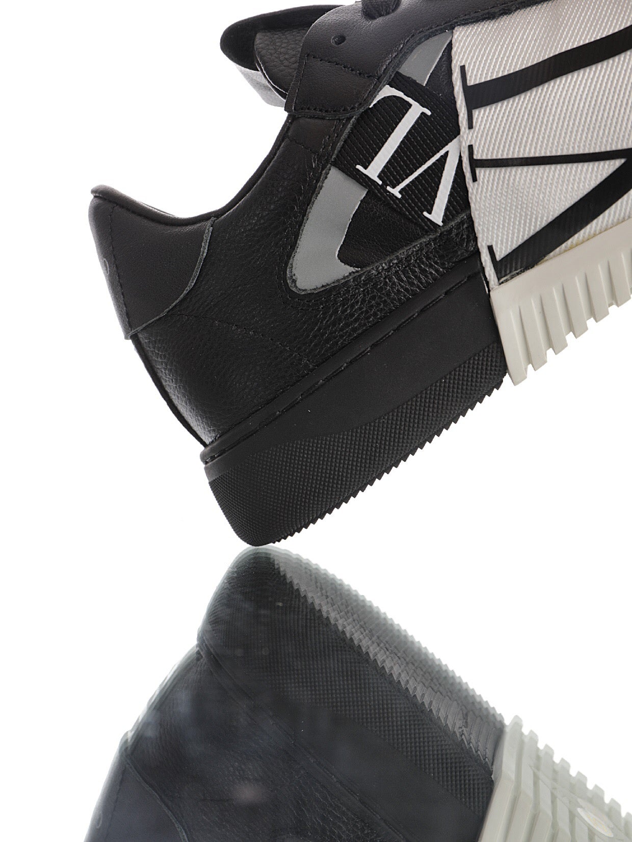 Valentino garavani black&White