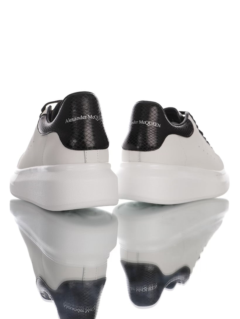 Alexander McQueen White&Black Costum