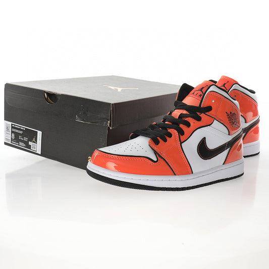 Air Jordan 1 Mid SE Turf Orange