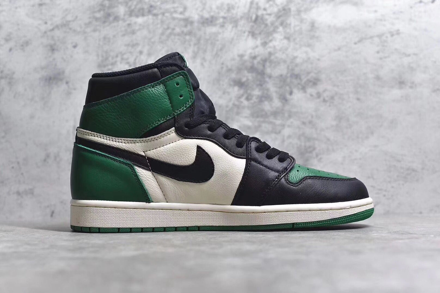 Air Jordan 1 Pine Green