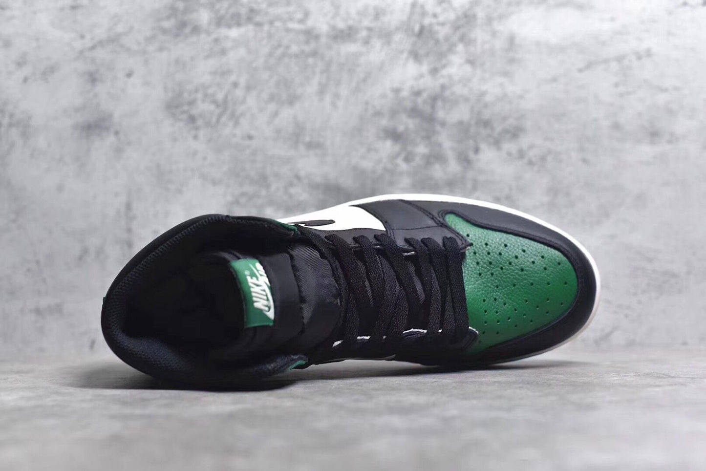 Air Jordan 1 Pine Green