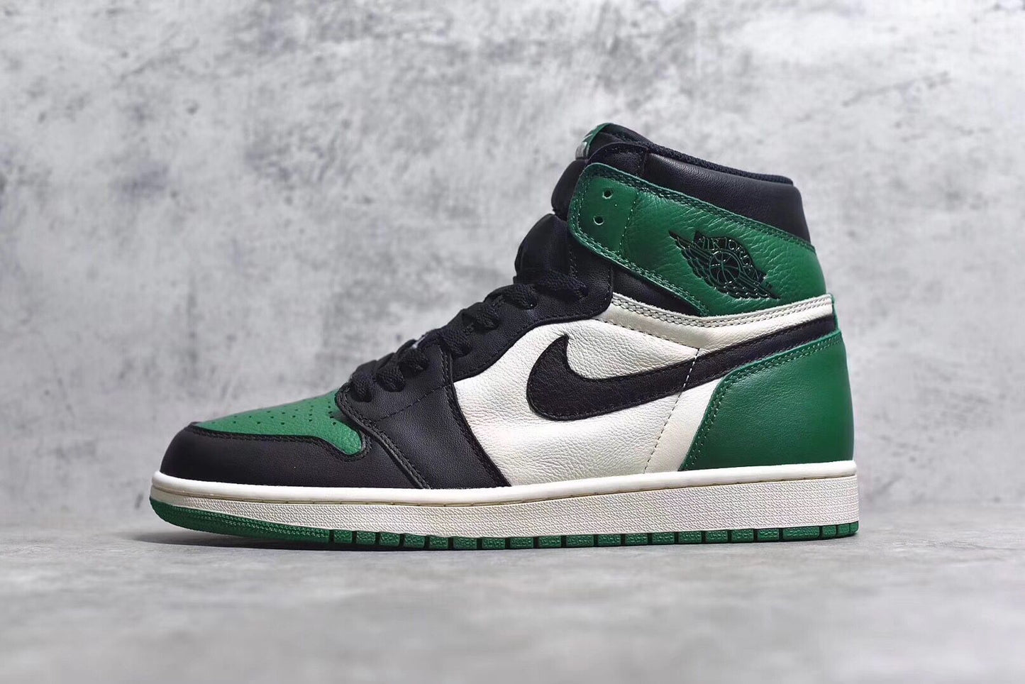 Air Jordan 1 Pine Green